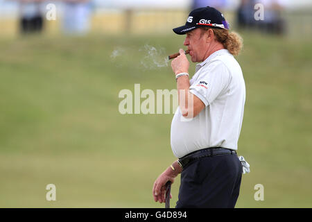 Golf - l'Open Championship 2011 - Anteprima giorno uno - Royal St George's. Miguel Angel Jimenez in Spagna durante l'anteprima del primo giorno Foto Stock