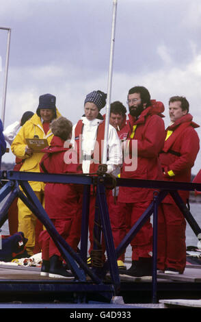 Vela - Royal Lymington Spa Yacht Club Meeting di Pasqua - Solent, Hampshire Foto Stock