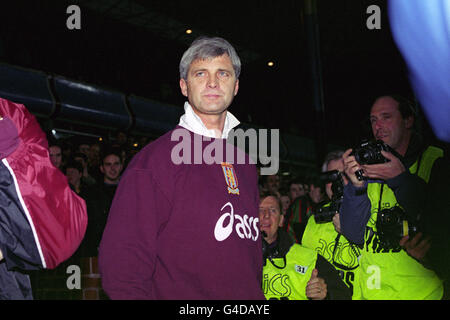 Calcio - fa Carling Premiership - Aston Villa / Sheffield Mercoledì - Villa Park. BRIAN LITTLE, MANAGER, ASTON VILLA Foto Stock