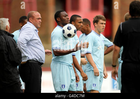 Calcio - pre stagione amichevole - Kettering Town v Coventry City - Rockingham Road Foto Stock