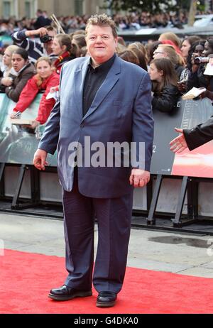 Harry Potter e i doni della morte: Parte 2 Premiere cinematografiche del Regno Unito - Londra. Robbie Coltrane in arrivo per la prima mondiale di Harry Potter e le Deathly Hallows: Parte 2. Foto Stock