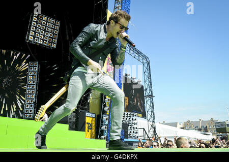 Danny Jones di McFly si esibisce al T4 on the Beach di Weston-super-Mare, Somerset. Foto Stock