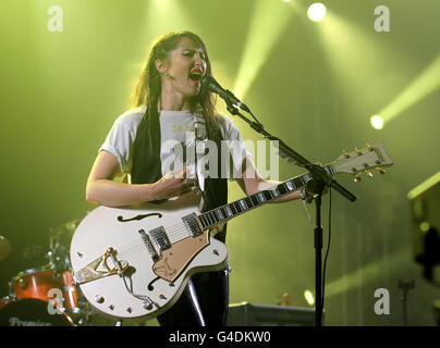 Il KT Tunstall si esibisce presso la tenda King Tuts al festival musicale T in Park di Balado Park vicino a Kinross. Foto Stock