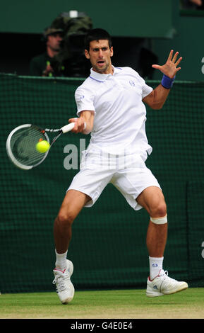 Tennis - 2011 Campionati di Wimbledon - tredici giorni - All England Lawn Tennis and Croquet Club. Novak Djokovic, Serbia Foto Stock