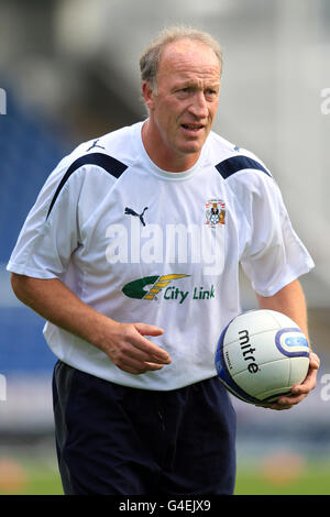 Calcio - Pre Season friendly - Chesterfield v Coventry City - Stadio B2net. Steve Ogrizovic, allenatore di portiere della città di Coventry Foto Stock