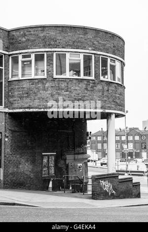 Il vecchio rosso alla stazione degli autobus, Vicario Lane, Leeds. Foto Stock