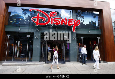 Oxford Street. Un negozio Disney in Oxford Street di Londra. Foto Stock