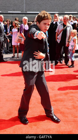 Theo Stevenson arriva alla prima mondiale di Horrid Henry al BFI di Londra. Foto Stock