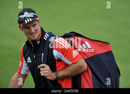 Cricket - Npower terzo test - Inghilterra / India - Inghilterra Nets Session - Day Two - Edgbaston. Il capitano inglese Andrew Strauss Foto Stock