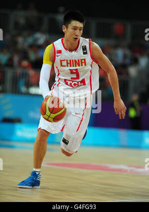 Basket - International Invitational and Olympic Games Test Event - Day Two - Basketball Arena. Il Sun Yue della Cina durante il London Invitational International alla Basketball Arena, nell'Olympic Park di Londra. Foto Stock