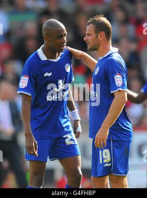 Calcio - Npower Football League Championship - Nottingham Forest / Leicester City - City Ground. Leicester City's Gelson Fernandes (a sinistra) e Richie Wellens (a destra) Foto Stock