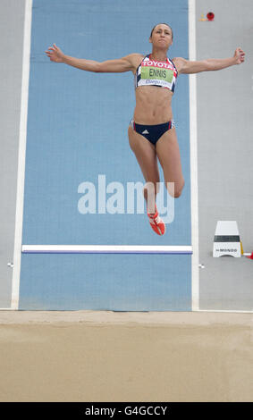 La Gran Bretagna Jessica Ennis compete nel lungo salto dell'eptathlon durante il quarto giorno dei Campionati mondiali di atletica IAAF allo stadio Daegu di Daegu, Corea del Sud. Foto Stock