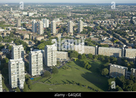 Vista generale degli appartamenti alti a Kennington durante la quarta prova di npower tra Inghilterra e India al Kia Oval, Londra Foto Stock