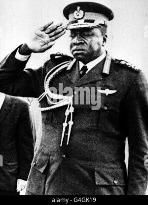 APRILE 1974 immagine di IDI Amin, il presidente ugandese che ha dato agli asiatici ugandesi tre mesi per lasciare il paese nel 1972. Un servizio di ringraziamento all'Abbazia di Westminster oggi (Giovedi) segna l'arrivo di quasi 30,000 asiatici ugandesi in Gran Bretagna 25 anni fa. Vedi PA Story SOCIAL Uganda. Foto PA disponibile solo in bianco e nero. Foto Stock