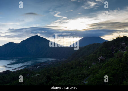 Pura Ulundanu Batur tempio, l'importante tempio indù di Kintamani, isola di Bali, Indonesia Foto Stock