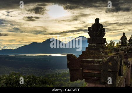 Pura Ulundanu Batur tempio, l'importante tempio indù di Kintamani, isola di Bali, Indonesia Foto Stock