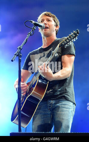 James Blunt sul palco della BBC radio 2 Live in Hyde Park Festival a Londra. Foto Stock