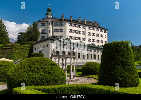 Il castello di Ambras o Schloss Ambras, Innsbruck, in Tirolo, Austria Foto Stock