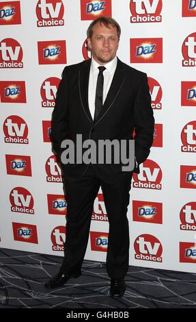 Premi TV Choice - Londra. Dean Andrews arriva per i premi TV Choice 2011 al Savoy, Strand, Londra. Foto Stock