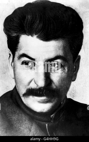 PA NEWS PHOTO MAGGIO 1932 UN RITRATTO IN BIBLIOTECA DI JOSEPH STALIN, LEADER DELL'UNIONE DELLE REPUBBLICHE SOCIALISTE SOVIETICHE Foto Stock