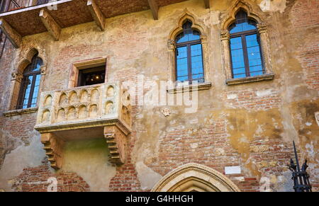 Romeo e Giulietta balcone, la Casa di Giulietta, la città vecchia di Verona, regione Veneto, Italia Foto Stock