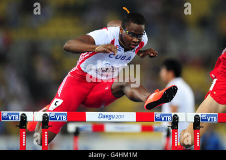 Atletica - Campionati del mondo IAAF 2011 - terzo giorno - Daegu. Dayron Robles di Cuba durante la prima semifinale degli Hurdles da 110 m Foto Stock