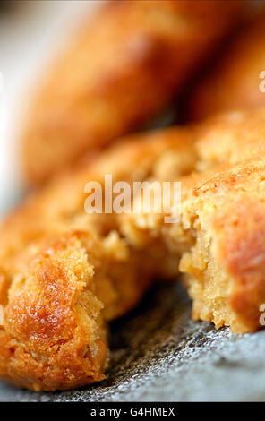 Appena sfornato biscotti allo zenzero Foto Stock