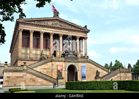 Vecchia galleria nazionale (Alte Nationalgalerie) sull'isola dei musei (Museumsinsel) Berlino Germania Foto Stock