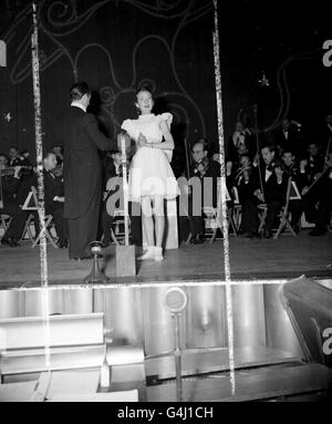 Julie Andrews che ripete al London Palladium Foto Stock