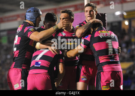 Leeds Rhinos celebra una prova di Rob Burrows durante la partita Engage Super League, semi finale allo stadio Halliwell Jones di Warrington. Foto Stock