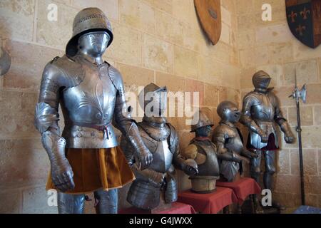 Corpo pieno armor nel castello di Segovia in Spagna Foto Stock