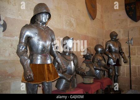 Corpo pieno armor nel castello di Segovia in Spagna Foto Stock