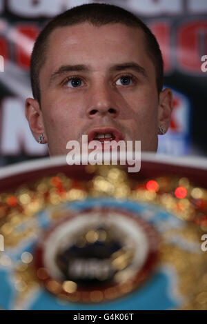 Pugilato - Ricky Burns, George Grove e Paul Smith Press Conference - Planet Hollywood. Ricky Burns di Glasgow parla ai media durante una conferenza stampa al Planet Hollywood, Londra. Foto Stock