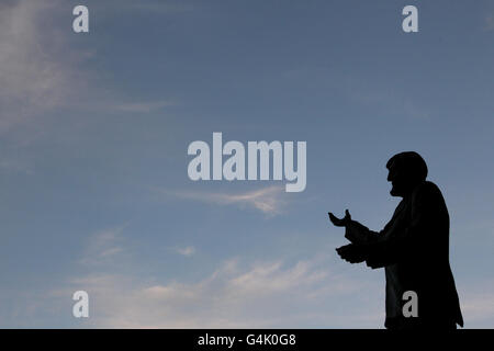 Calcio - Npower Football League Championship - Coventry City / Blackpool - Ricoh Arena. Una vista panoramica della statua di Jimmy Hill fuori dalla Ricoh Arena Foto Stock