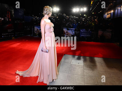 Stacy Keibler arriva alla prima dei discendenti all'Odeon Leicester Square di Londra, nell'ambito del 55° BFI London Film Festival. PREMERE ASSOCIAZIONE foto. Data foto: Giovedì 20 ottobre 2011. Guarda la storia di PA SHOWBIZ Clooney. Il credito fotografico deve essere: Ian West/PA Wire Foto Stock