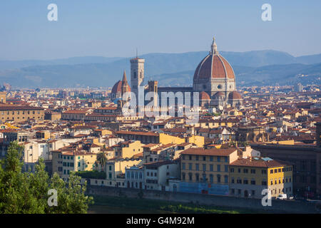 Firenze, Toscana, Italia. Vista sulla città al Duomo - Cattedrale di Santa Maria del Fiore Foto Stock