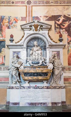 Firenze, Toscana, Italia. La Basilica di Santa Croce. Tomba dell'astronomo e fisico italiano Galileo Galilei, 1564-1642. Foto Stock