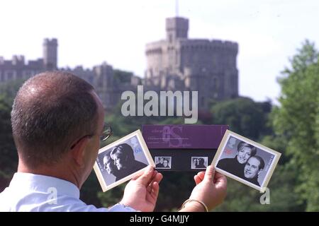 Un pacchetto di presentazione di francobolli speciali che commemorano il matrimonio del Principe Edoardo e Sophie Rhys-Jones di fronte al Castello di Windsor. I francobolli, prezzo 26p e 64p, riportano le uniche fotografie ufficiali della coppia scattate dal celebre fotografo John Swannell. * durante una seduta speciale al Castello di Windsor. Foto Stock