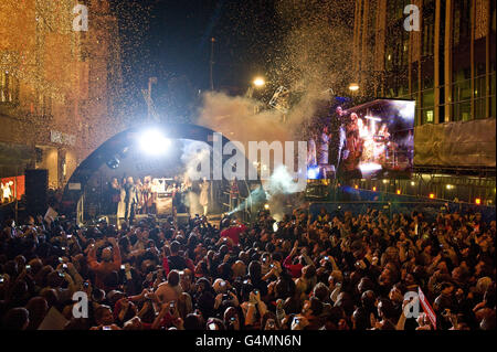 Il sabato si accende l'Oxford Street Christmas Lights, Londra. PREMERE ASSOCIAZIONE foto. Data immagine: Martedì 1 novembre 2011. Il credito fotografico dovrebbe essere: Ian West/PA Wire Foto Stock