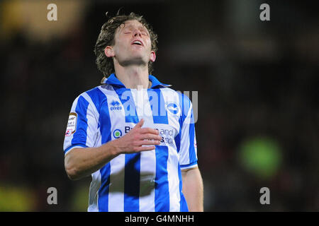 Calcio - Npower Football League Championship - Watford contro Brighton & Hove Albion - Vicarage Road. Craig Mackail-Smith di Brighton & Hove Albion è in piedi abbattuto Foto Stock