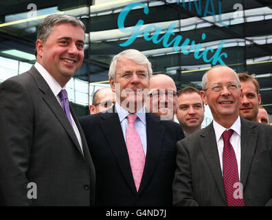 L' Aeroporto di Gatwick North Terminal apertura di estensione Foto Stock