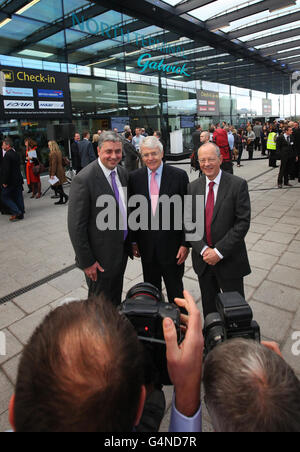 L' Aeroporto di Gatwick North Terminal apertura di estensione Foto Stock