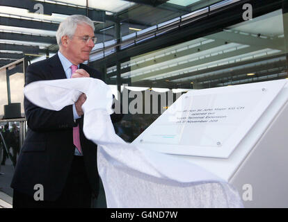 L' Aeroporto di Gatwick North Terminal apertura di estensione Foto Stock