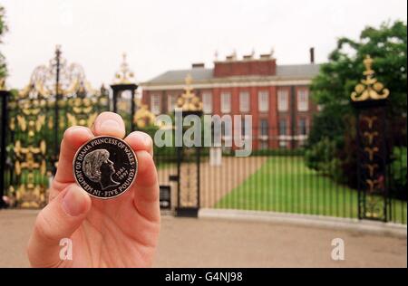 Coin che commemora la vita e il lavoro di Diana Foto Stock