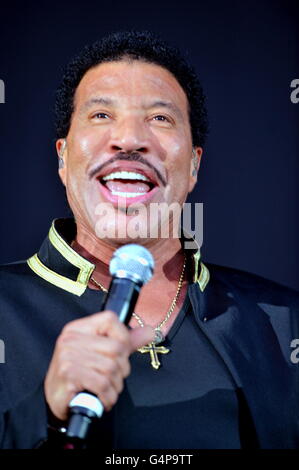 Landore, Swansea, Regno Unito. Il 18 giugno, 2016. Sabato 18 Giugno Lionel Richie riproduce il Liberty Stadium data di inizio del tour del Regno Unito. Credito: Adrian bianco/Alamy Live News Foto Stock