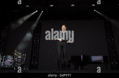 Landore, Swansea, Regno Unito. Il 18 giugno, 2016. Sabato 18 Giugno Lionel Richie riproduce il Liberty Stadium data di inizio del tour del Regno Unito. Credito: Adrian bianco/Alamy Live News Foto Stock