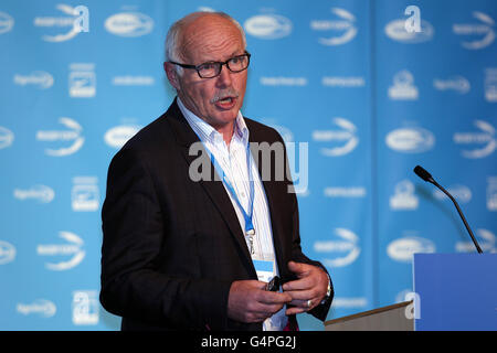 Rugby Expo 2011 - giorno due - Twickenham. Terry Burwell, ex RFU durante il secondo giorno del Rugby Expo a Twickenham Foto Stock