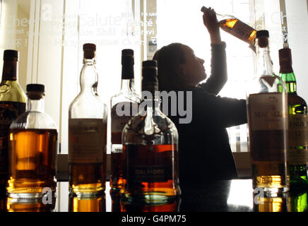 Industria del whisky toast le esportazioni di alta Foto Stock