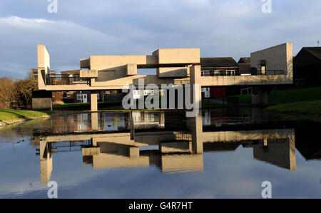 S 1969 Apollo Pavilion a Peterlee, nella contea di Durham, un padiglione in cemento fortemente vandalizzato ha ora ottenuto lo status di Grade II. Foto Stock