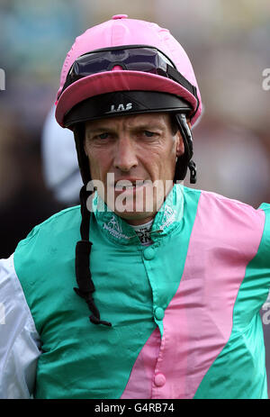 Corse ippiche - Ebor Festival 2011 - Coolmore Nunthorpe - Ippodromo di York. Richard Hughes, Jockey Foto Stock